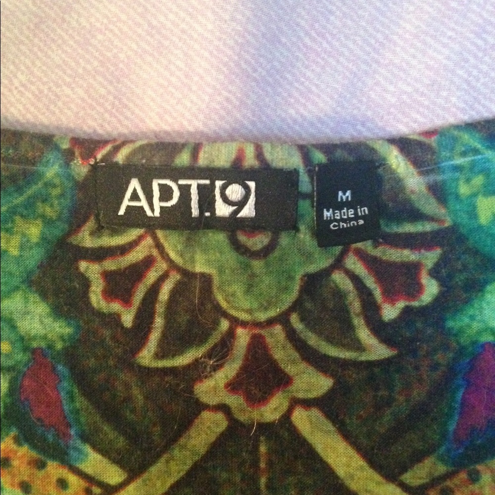 Patterned Blouses 👚💗 - Picture 4 of 7